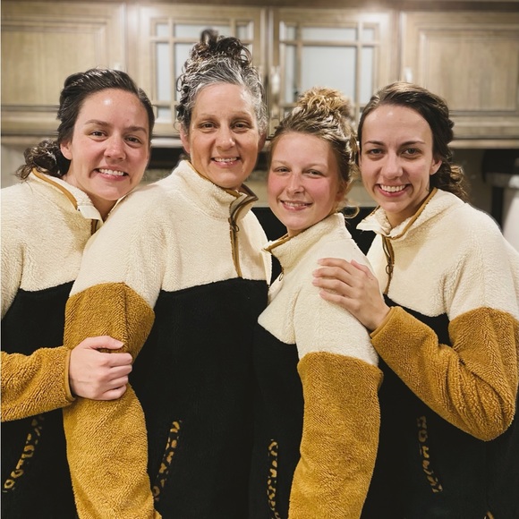 Meet your Posher, Shailee💗✨ - Picture 13 of 14